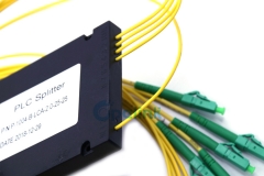 1X4 PLC Splitter, LC/APC Plastic ABS Box Fiber PLC Optical Splitter